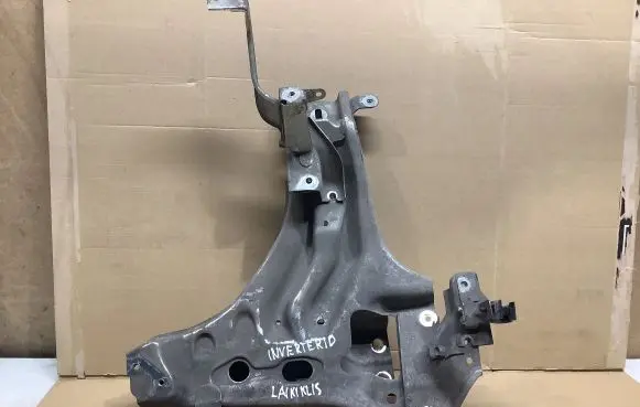 Toyota Prius+ (ZVW40) Hybrid/electric vehicle battery bracket 
