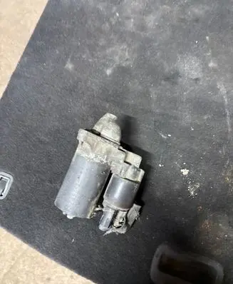 Citroen Berlingo Starter motor 0001107088