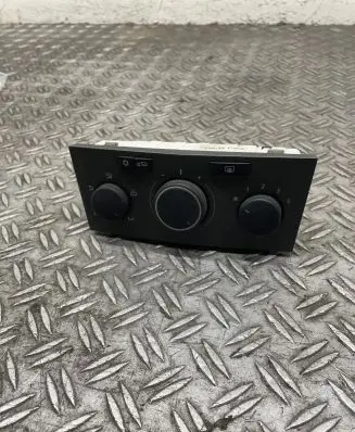 Opel Zafira B Climate control unit
