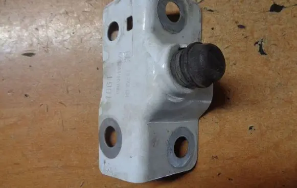 Opel Meriva B Radiator support slam panel bracket 13273494
