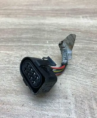 Volkswagen PASSAT B5 Plug wire 3A0973734