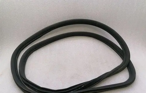 Mercedes-Benz CLS C218 AMG Rubber seal front coupe door window A4637410700