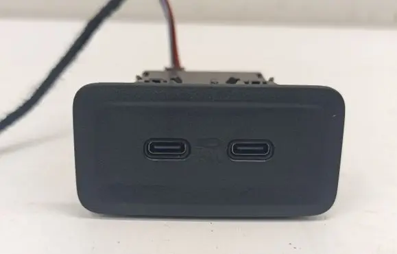Mercedes-Benz EQE v295 USB socket connector 