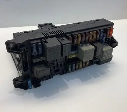 Mercedes-Benz E W211 Fuse module 2115453101 A2115453101