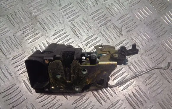 Chevrolet Rezzo Rear door lock