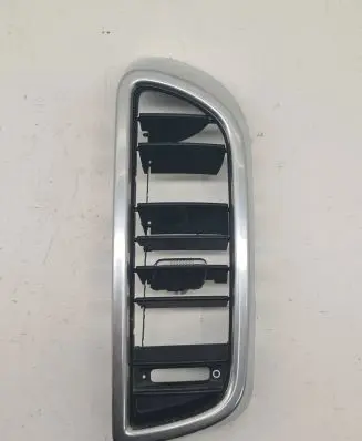 Porsche Cayenne (92A) Dash center air vent grill