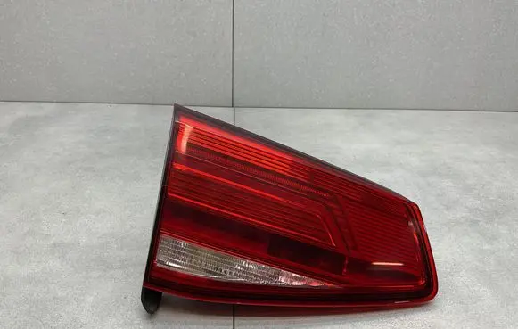 Volkswagen PASSAT B8 Tailgate rear/tail lights 
