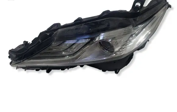 Toyota Camry VIII XV70 Headlight/headlamp 33233 33231 33227