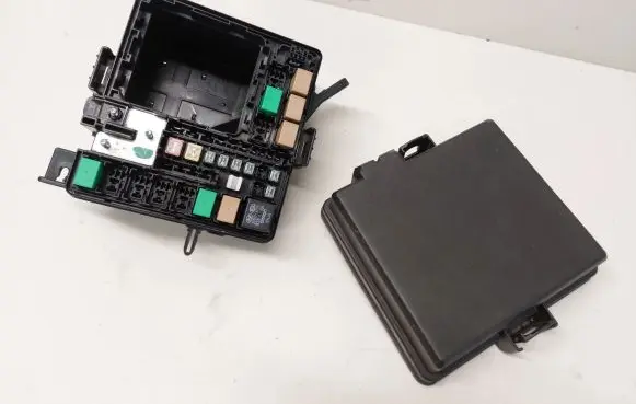 KIA Sportage Fuse box set 91990F1540 914H0F1150