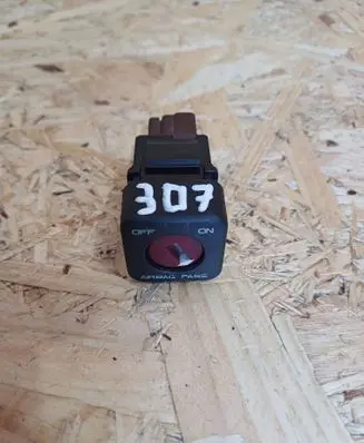 Peugeot 208 II Clutch pedal sensor 95835T02
