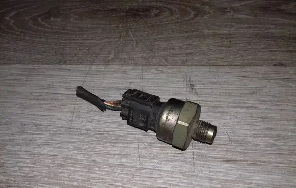 Volvo XC70 Brake power pressure regulator 10052299271