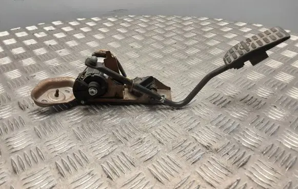 Nissan Almera Tino Accelerator throttle pedal 189195M300