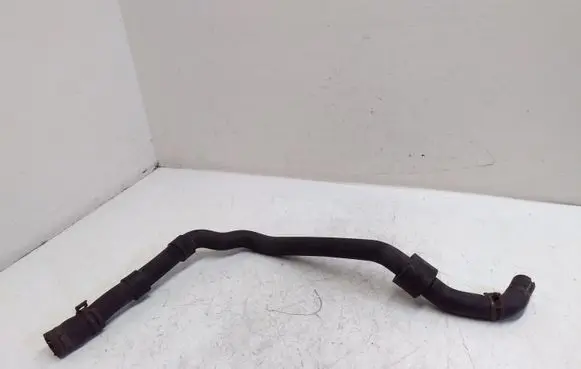 Volkswagen PASSAT B8 Engine coolant pipe/hose