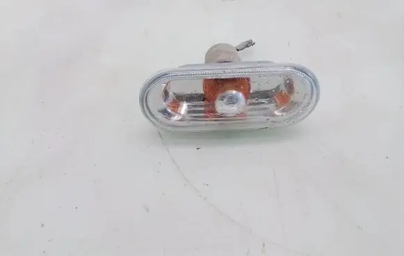 Volkswagen Transporter - Caravelle T5 Front fender indicator light