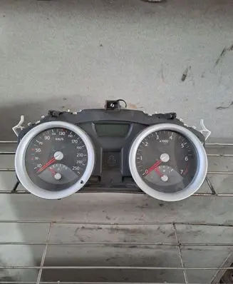 Renault Megane II Speedometer (instrument cluster) 8200462281