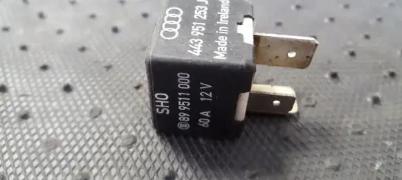 Volkswagen PASSAT B5 Other relay 89951100