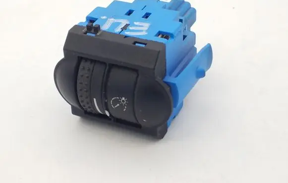 Volkswagen Touareg I Seat control switch 7L6941334