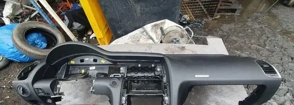 Audi Q7 4L Dashboard brak