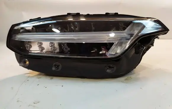 Volvo XC90 Headlight/headlamp 31677038 89910795 535200100