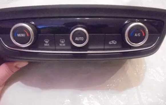 Opel Crossland X Climate control unit 98221492YX
