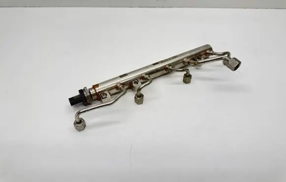 BMW 8 G15 Fuel main line pipe 7852403