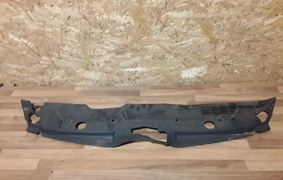 Toyota Corolla Verso AR10 Radiator trim 532890F010