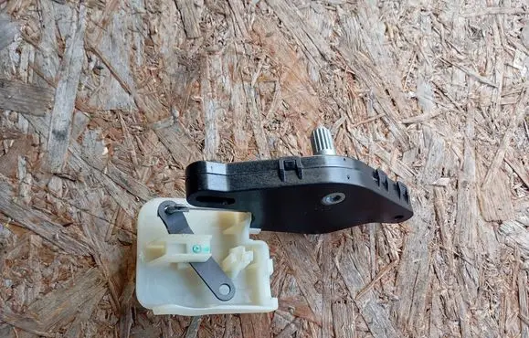 Fiat Freemont Rear seat cable / handle 