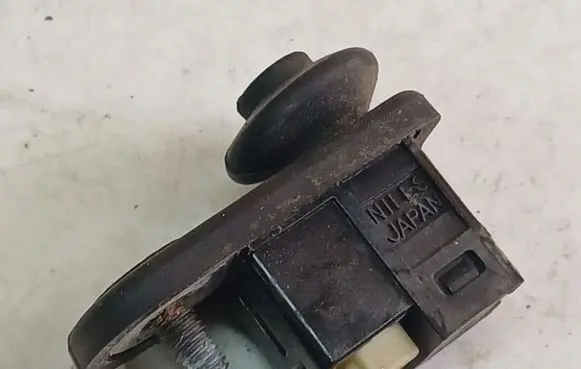 Mitsubishi Grandis Front door sensor coupe 