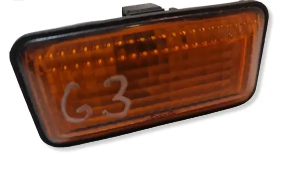 Volkswagen Golf III Front fender indicator light 1H0949111 1103228