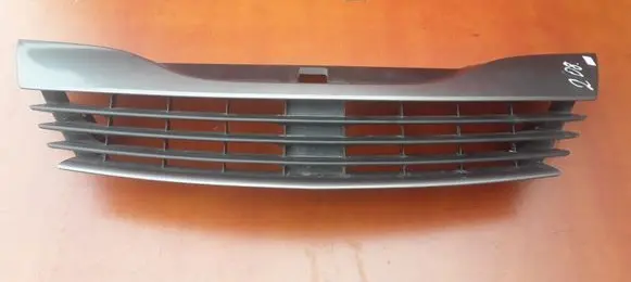 Renault Laguna II Front grill 8200012581