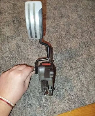 Nissan Qashqai+2 Accelerator throttle pedal 0513B00386