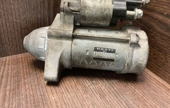 Mercedes-Benz Vito Viano W639 Starter motor 0061514501 4280005510