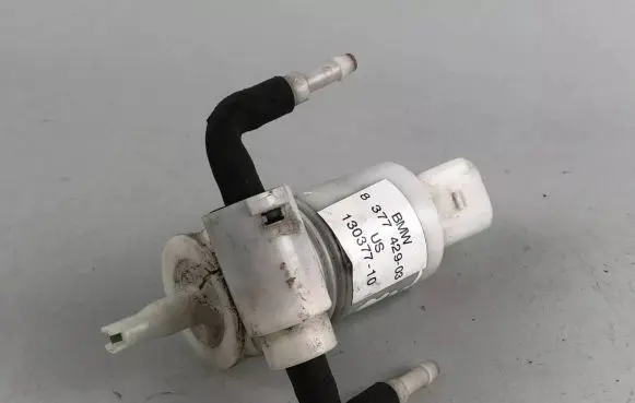 Mini One - Cooper R50 - 53 Windscreen/windshield washer pump 8377429