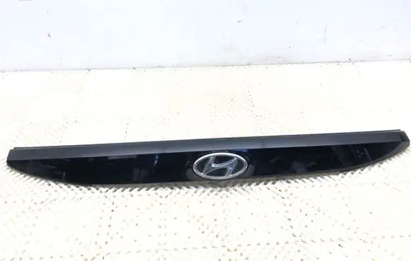 Hyundai i20 (BC3 BI3) Trunk door license plate light bar 87310Q0000