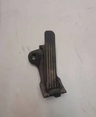 Accelerator throttle pedal