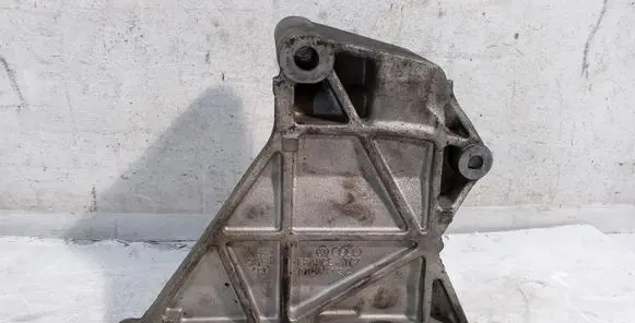 Volkswagen Touareg I Generator/alternator bracket 070903143C
