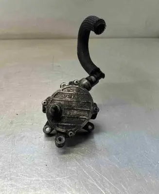 Volvo XC70 Vacuum pump 30731825