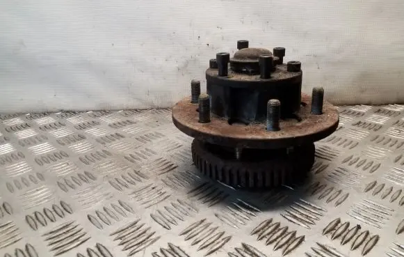 Hyundai Terracan Front wheel hub