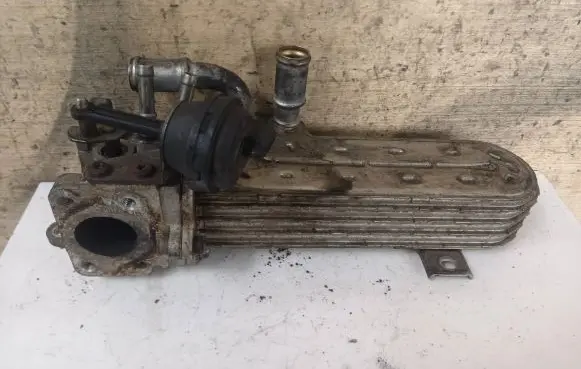 Volkswagen Jetta V EGR valve cooler 03G131513J