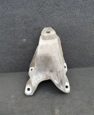 Audi A4 S4 B8 8K Engine mounting bracket 8K0199307CB
