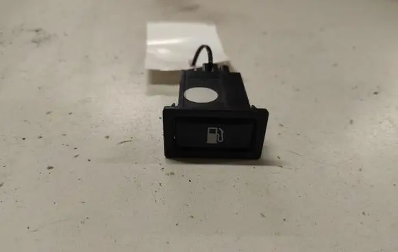 Toyota Avensis T250 Fuel tank opening switch 156795