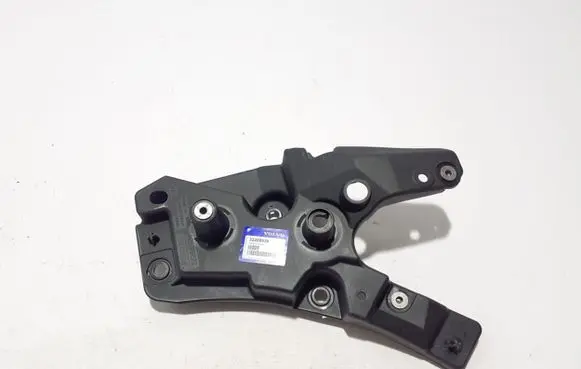Volvo XC60 Fender mounting bracket 32288928