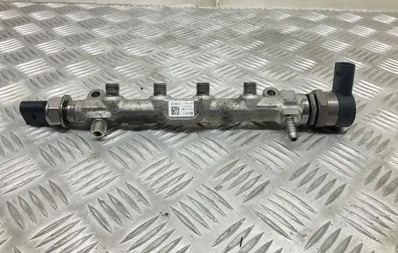 Audi A3 S3 8V Fuel pressure regulator 04L906B 057130764AB 04L906054