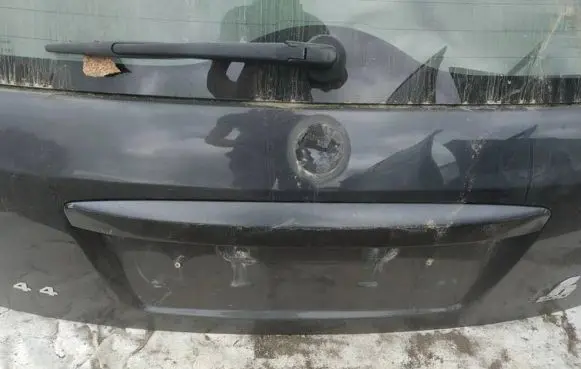 Fiat Sedici Trunk door license plate light bar 