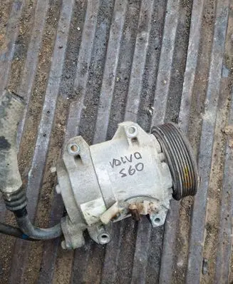 Volvo S60 Air conditioning (A/C) compressor (pump) 8708581