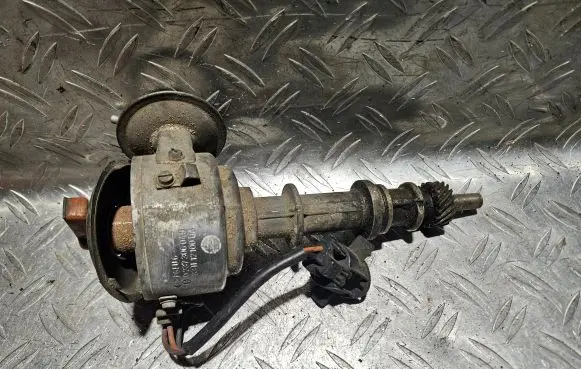Ford Sierra Spark distributor 0237306049 83TF12100DA