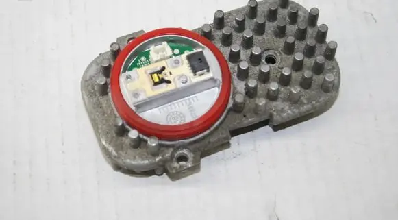 BMW X5 F15 LED ballast control module 1305715084