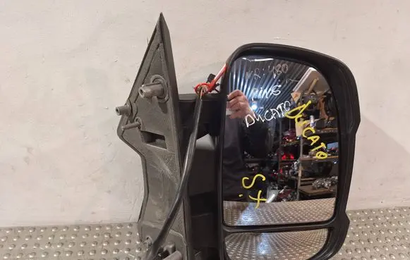 Front door electric wing mirror