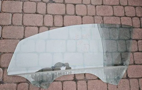 Opel Corsa E Front door window glass four-door