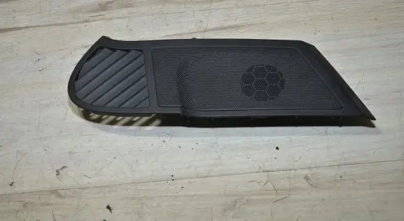 Side speaker trim/cover